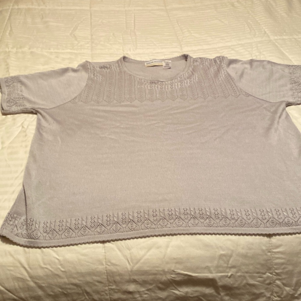 Light weight sweater